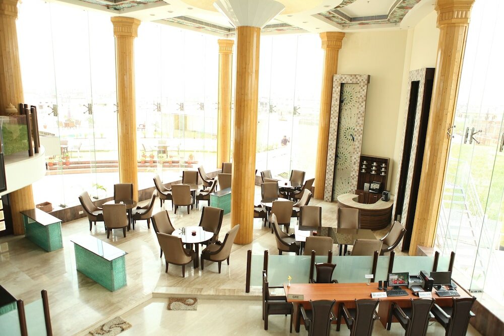 Фото The Solitaire