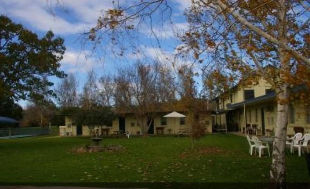 Фото Jugiong Motor Inn