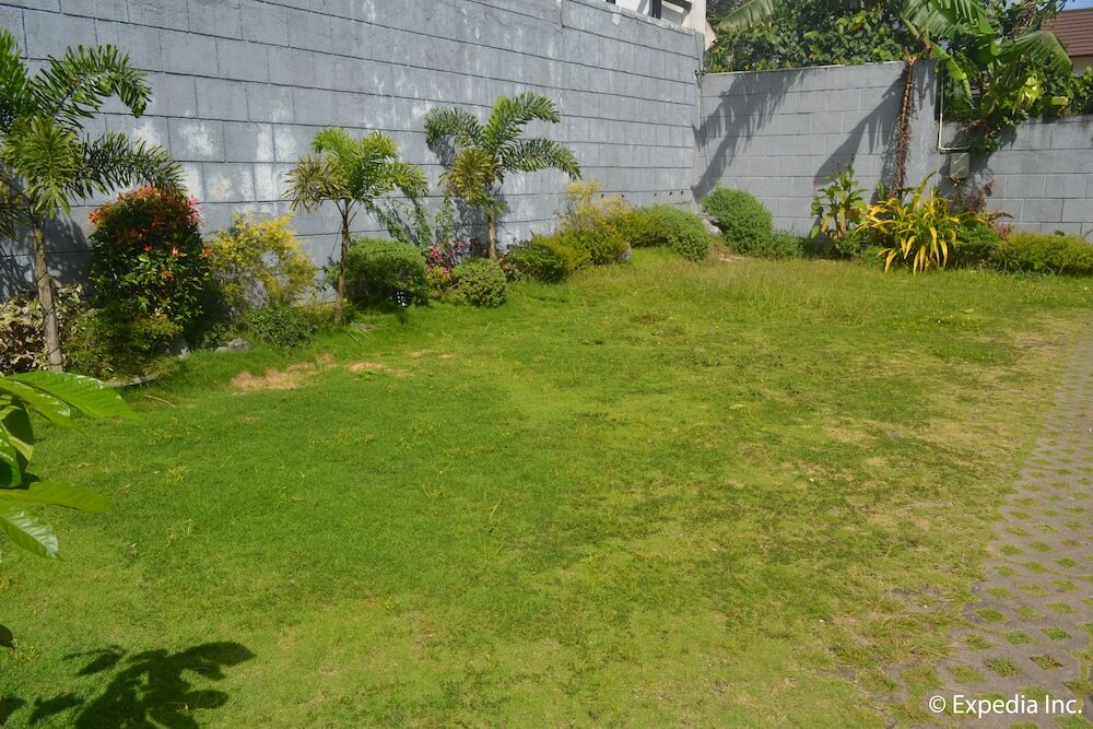 Фото Chateau Beatrice Bed & Breakfast