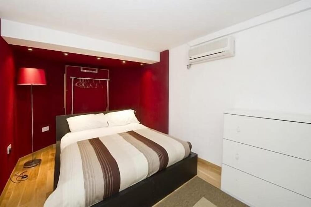 Фото Kensington Olympia Apartments