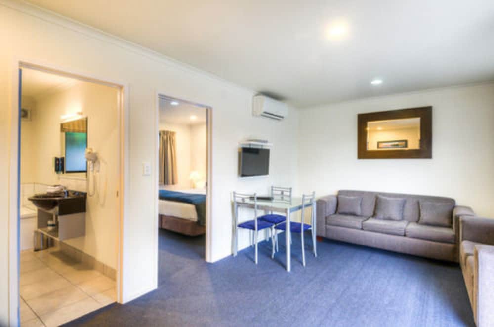 Фото Claremonte Motor Lodge