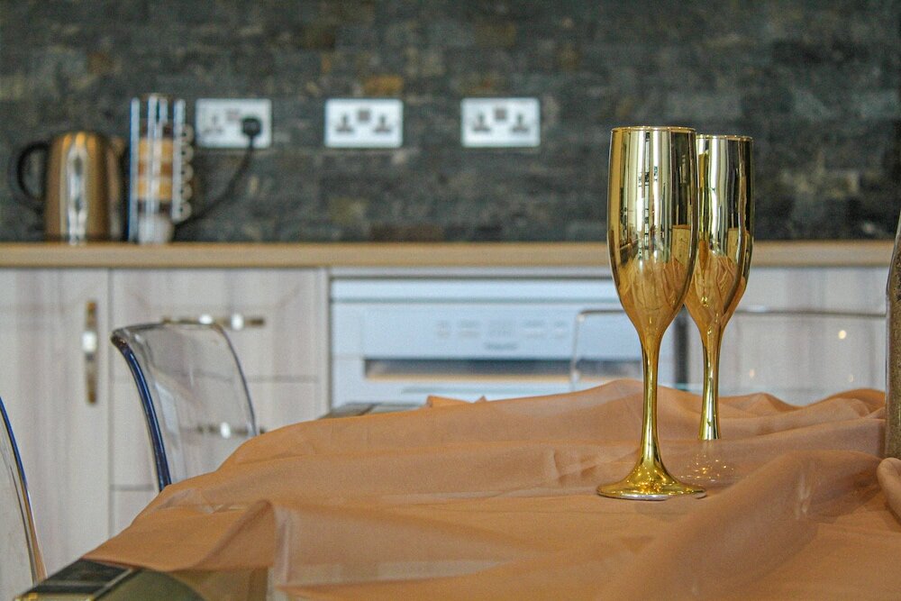 Фото Lavish Apartment sleeps 5 Lanark