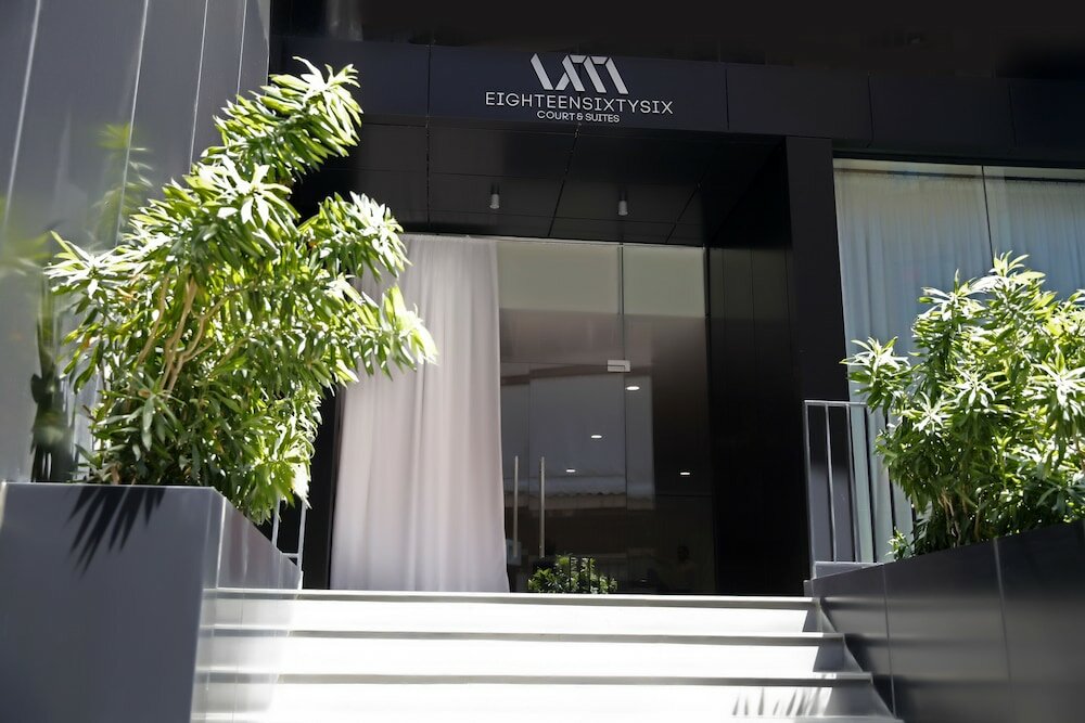 Фото 1866 Court & Suites