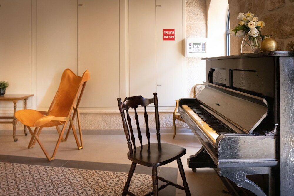 Фото Old Charm & Modern Meets by Sea N' Rent