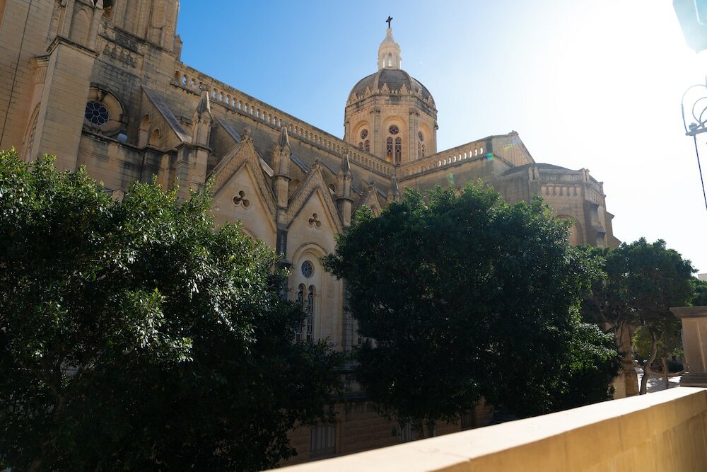 Фото The White Knight Premium Boutique Hotel