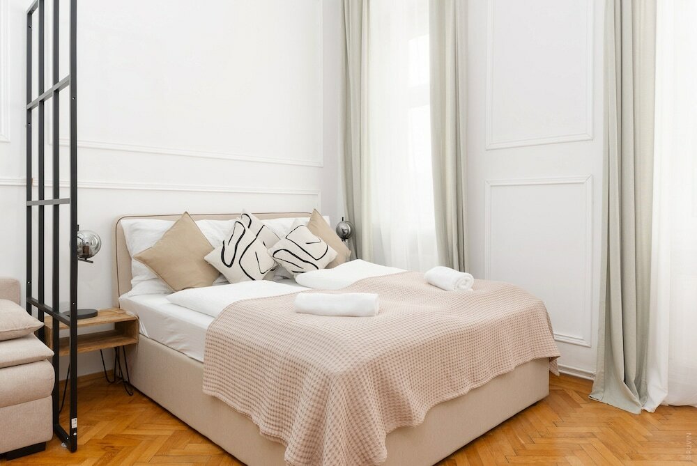 Фото Designer Apartments - Near Schönbrunn