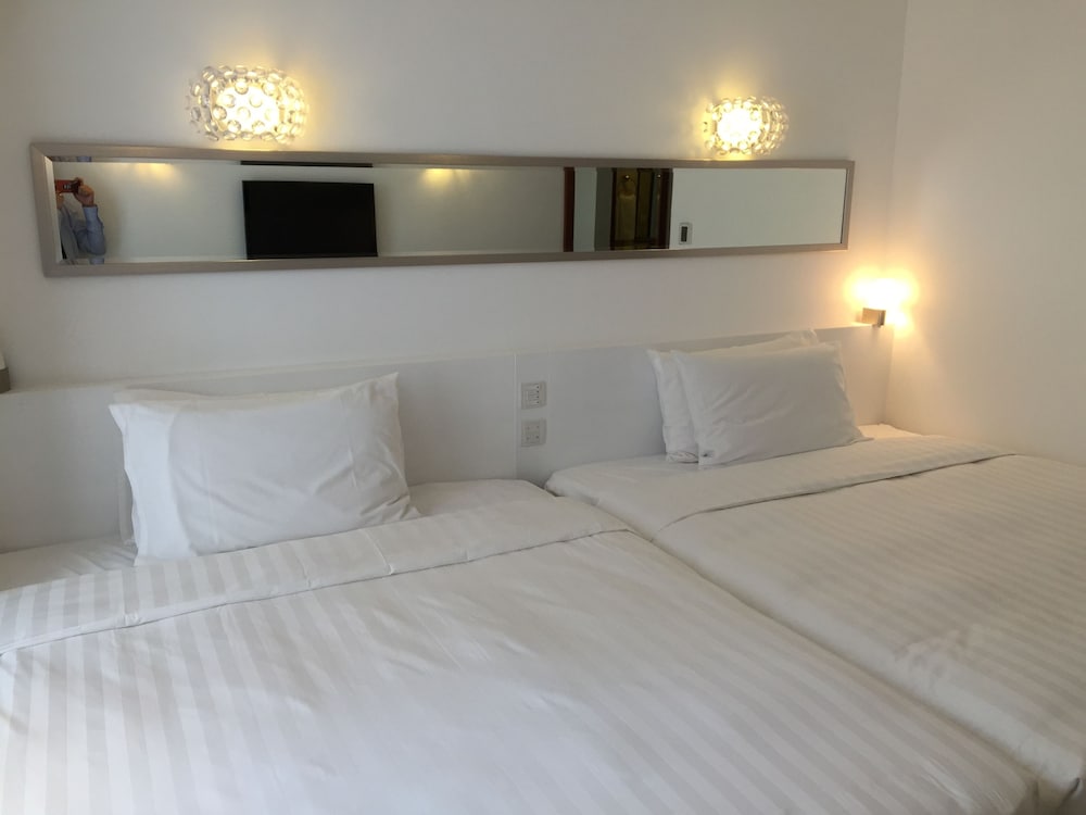 Фото The Charterhouse Causeway Bay