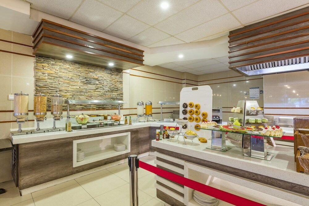 Фото Holiday Inn Bulawayo, an Ihg Hotel