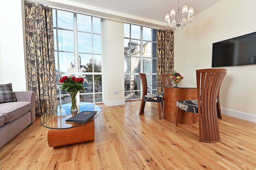 Фото Aberdeen Douglas Hotel