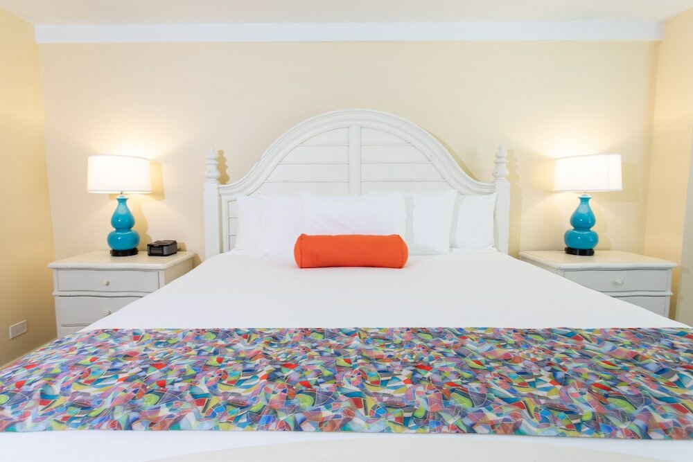 Фото Caravelle Hotel & Casino