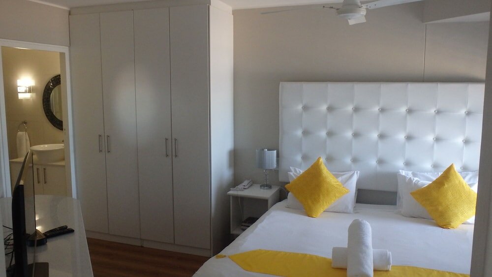 Фото Ocean Breeze Hotel