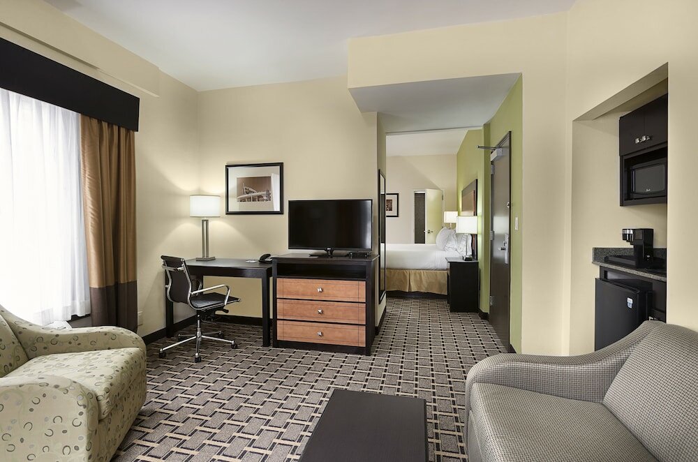Фото Holiday Inn Express and Suites Atlanta Downtown, an Ihg Hotel