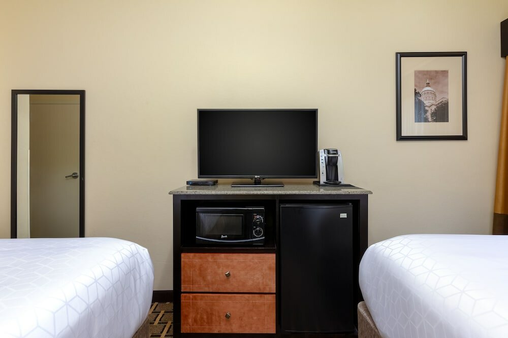 Фото Holiday Inn Express and Suites Atlanta Downtown, an Ihg Hotel