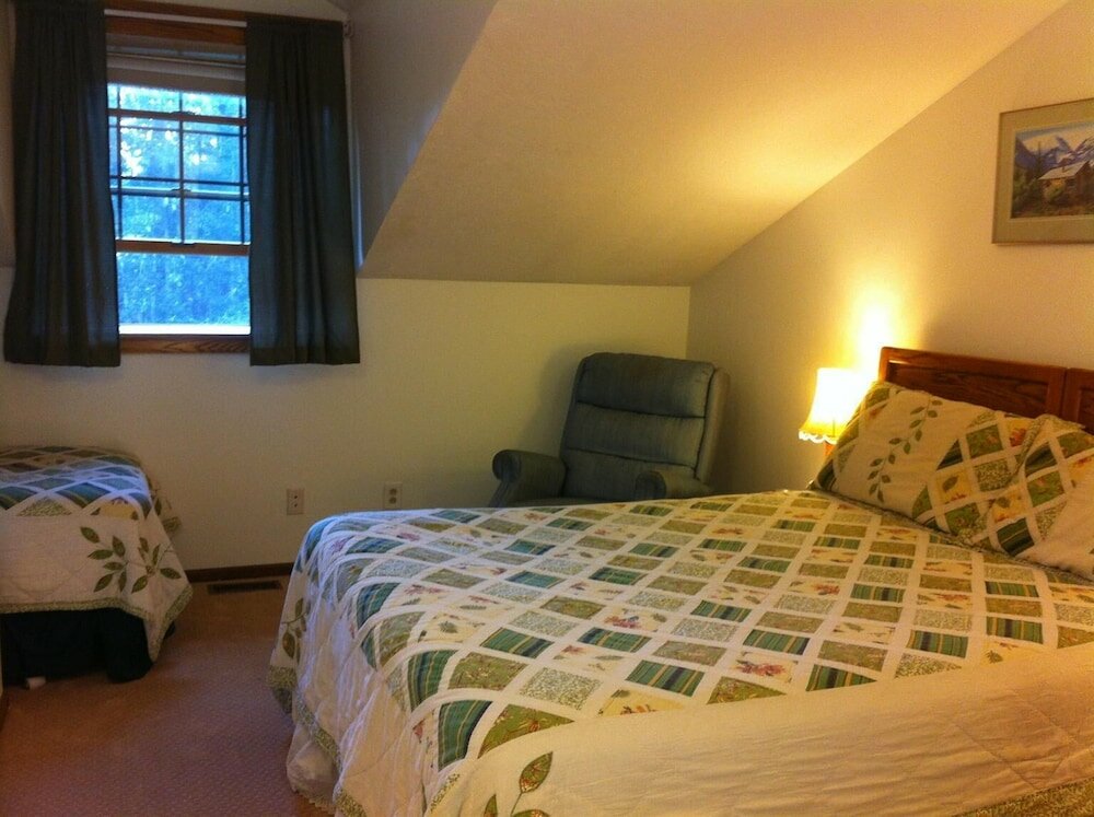 Фото 7 Gables Inn & Suites