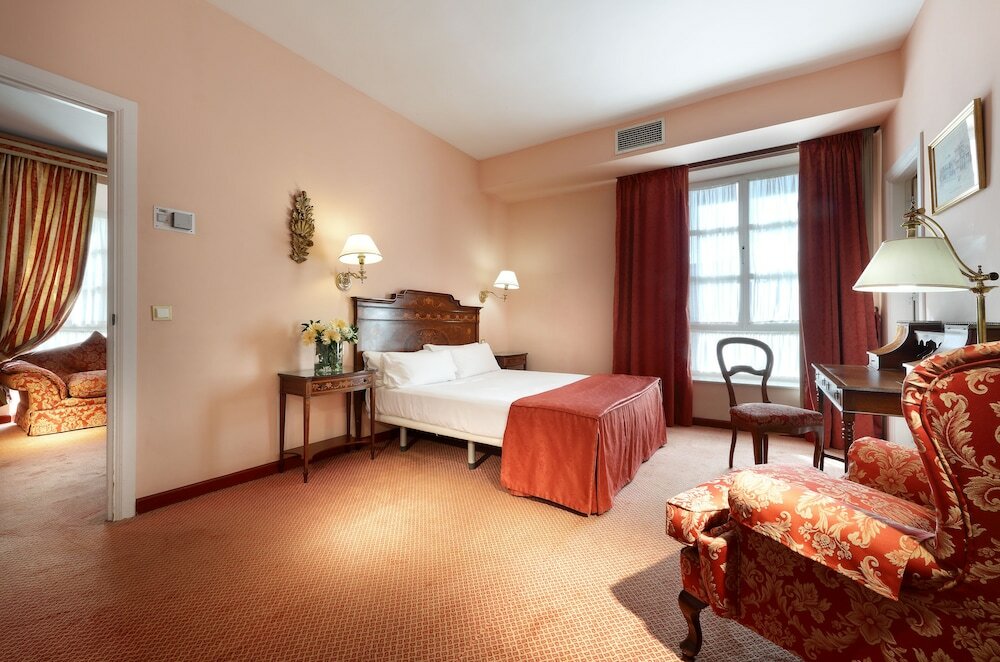 Фото Crisol Monasterio de San Miguel