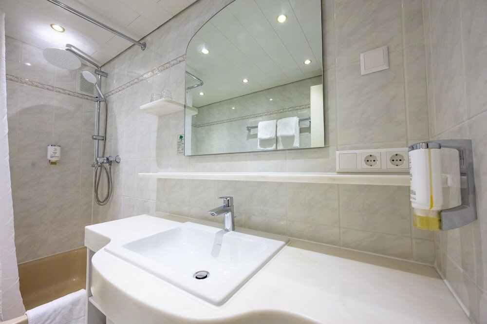 Фото Hotel Rieker Stuttgart Hauptbahnhof