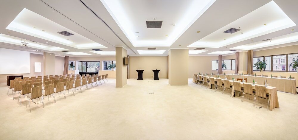 Фото The President