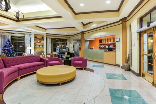 Гостиница La Quinta Inn & Suites by Wyndham Raleigh Cary в Кэри