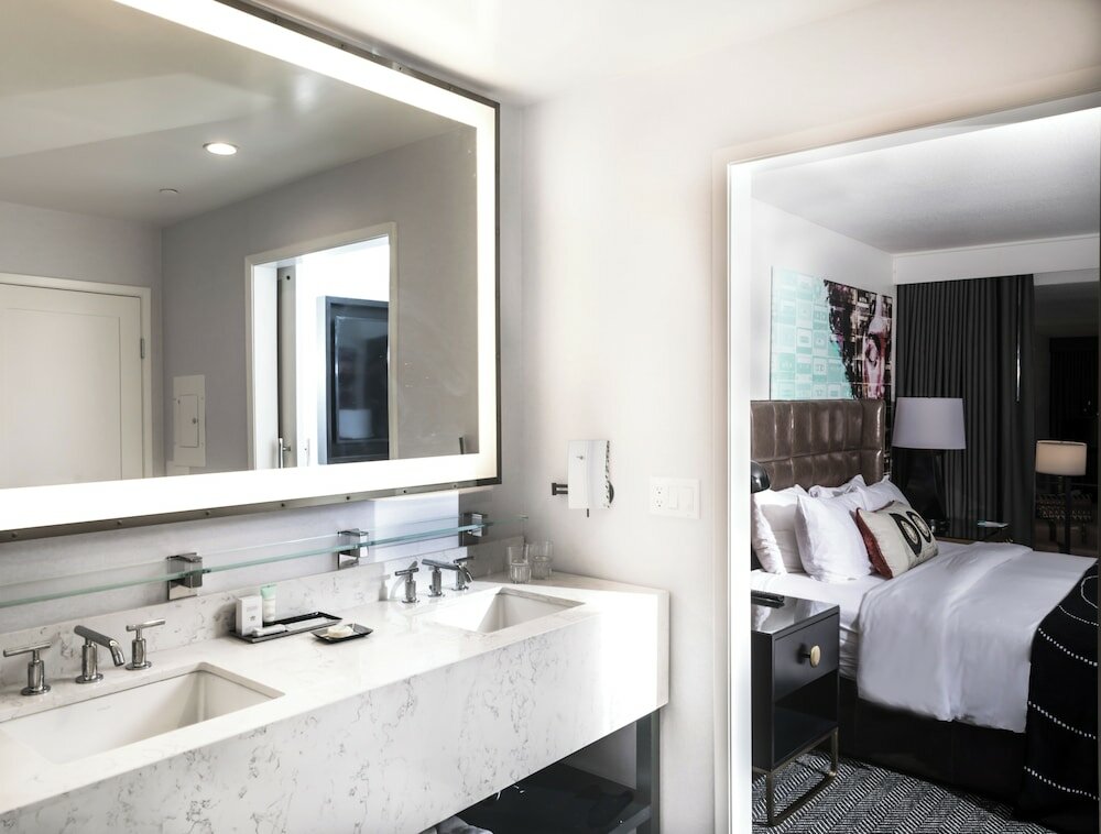 Фото Montrose at Beverly Hills