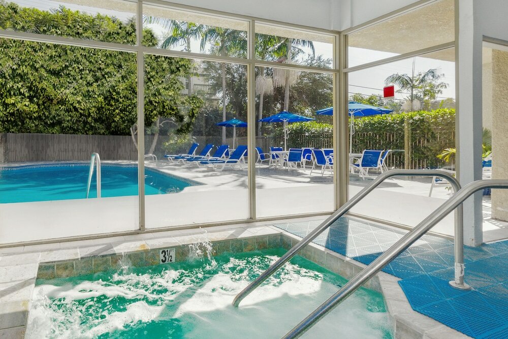 Фото Best Western Plus Newport Mesa Inn