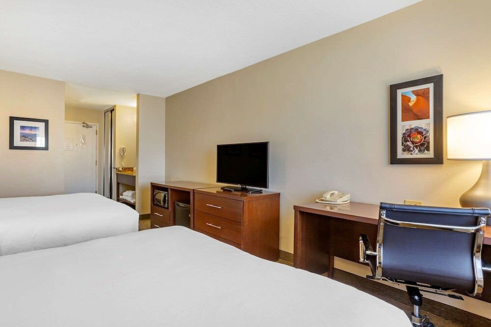 Фото Comfort Inn & Suites Los Alamos