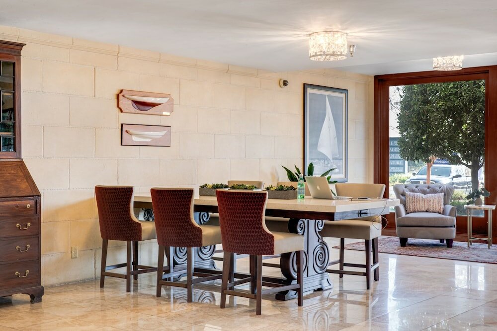 Фото Ayres Hotel Costa Mesa/Newport Beach