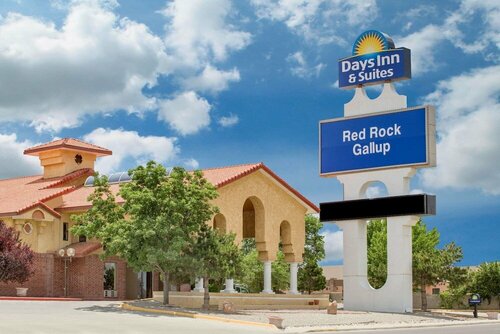 Гостиница Days Inn & Suites by Wyndham Red Rock-Gallup