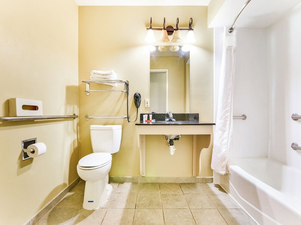 Фото Oyo Townhouse Oklahoma City Airport