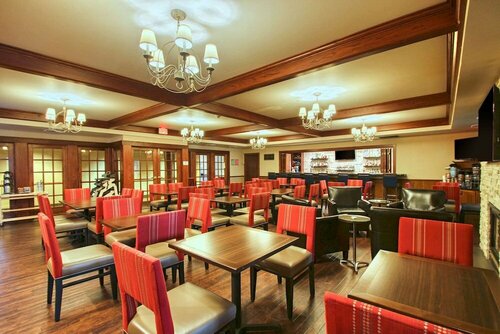 Гостиница Comfort Suites Milwaukee Airport в Ок Крике