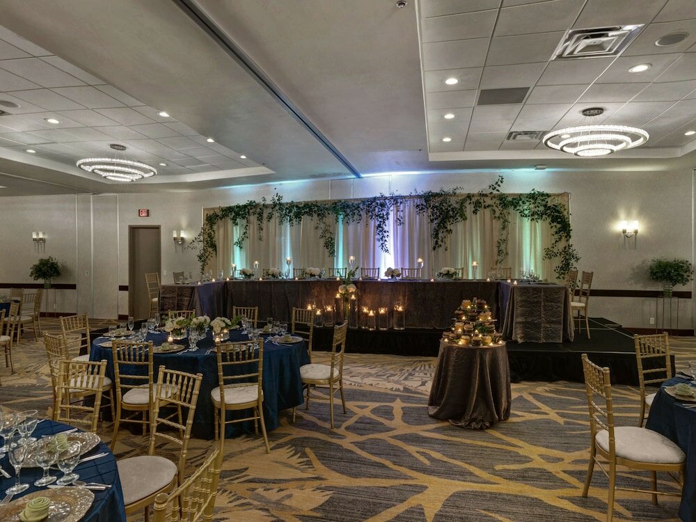 Фото Embassy Suites by Hilton Milwaukee Brookfield