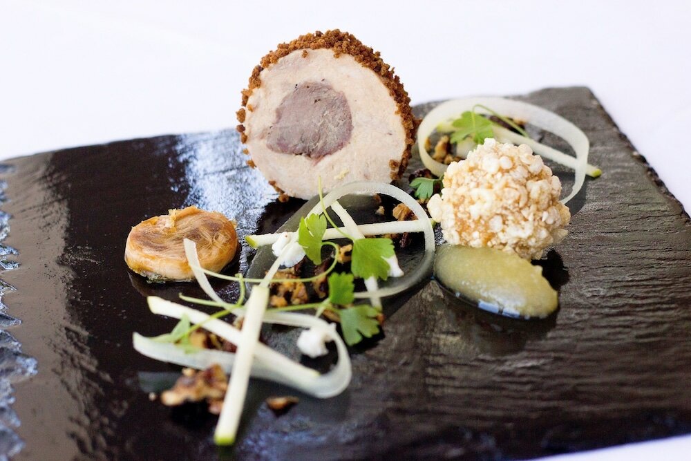 Фото Two Bridges Hotel