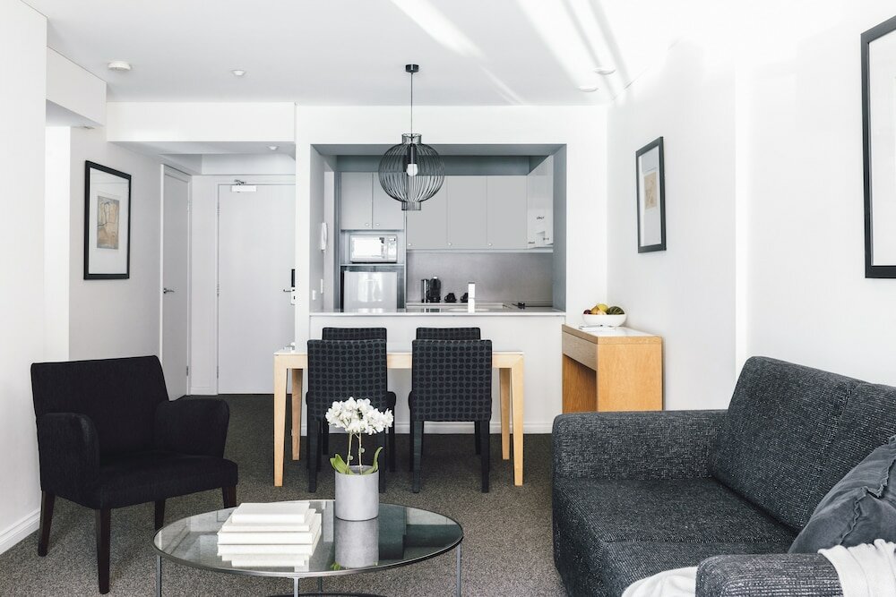 Фото Quay West Suites Melbourne