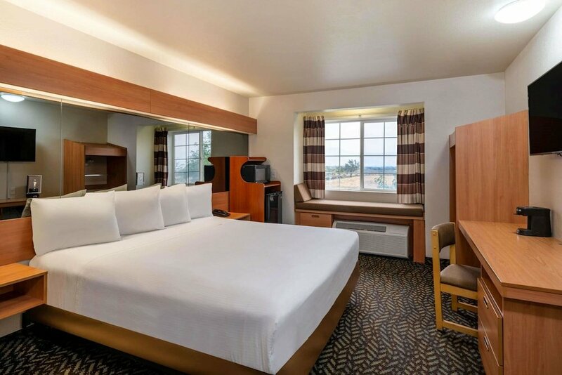 Гостиница Microtel Inn & Suites by Wyndham Salt Lake City Airport в Солт-Лейк-Сити