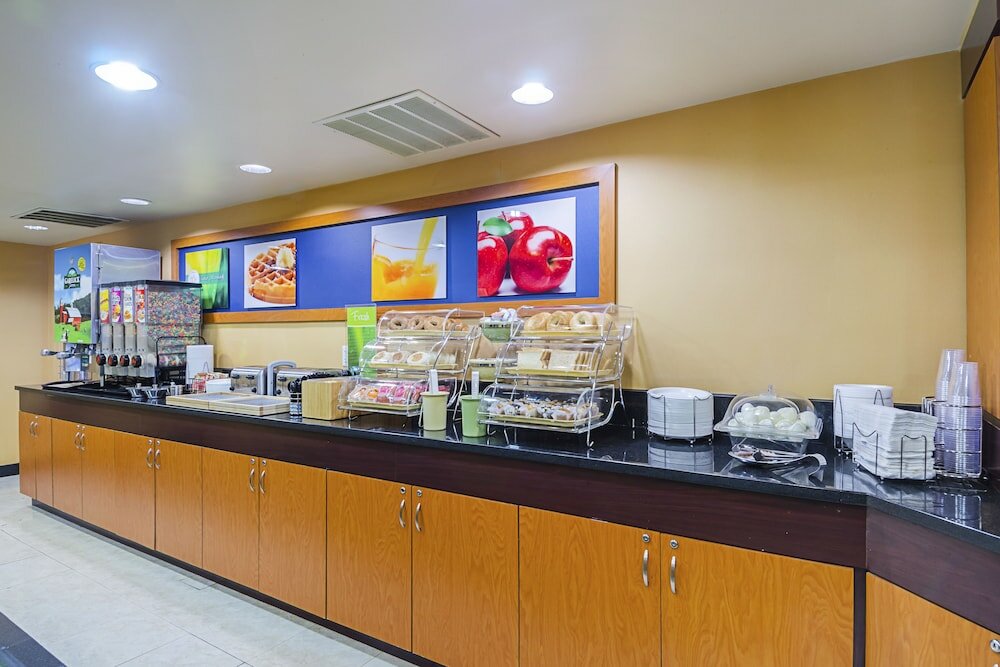 Фото Quality Inn Boston - Revere