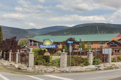 Гостиница Days Inn & Conference Centre by Wyndham Penticton