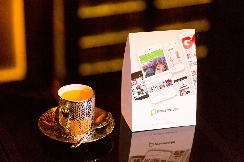 Фото Drake Longchamp