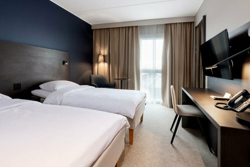 Гостиница Park Inn by Radisson Oslo Airport Hotel West