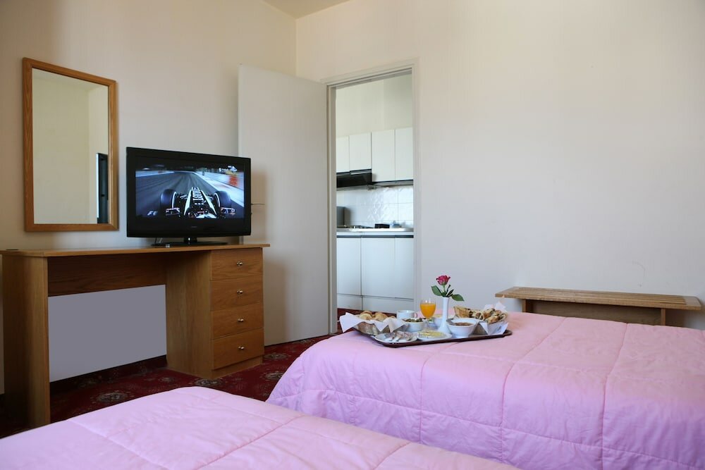 Фото Zoukotel Hotel