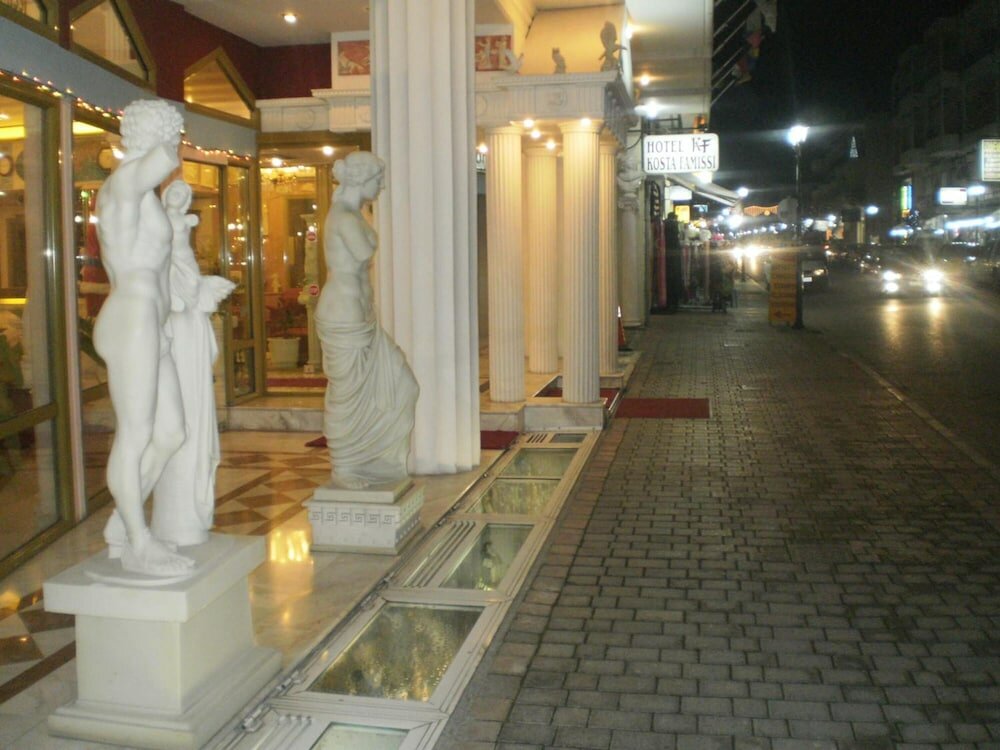 Фото Famissi Hotel