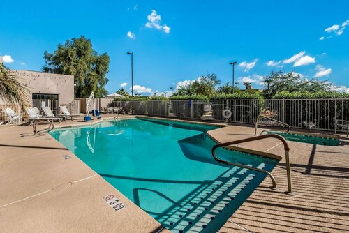 Гостиница Red Lion Inn & Suites Goodyear Phoenix