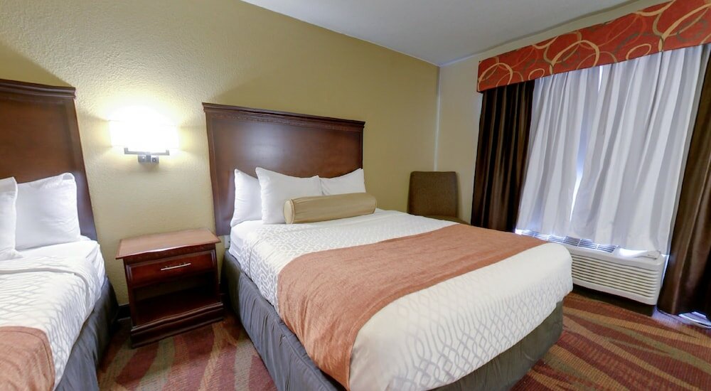 Фото Best Western Plus Fort Wayne Inn & Suites North