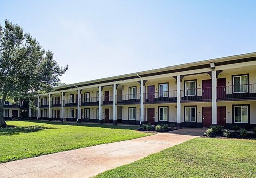 Гостиница Red Roof Inn & Suites Greenwood, Sc