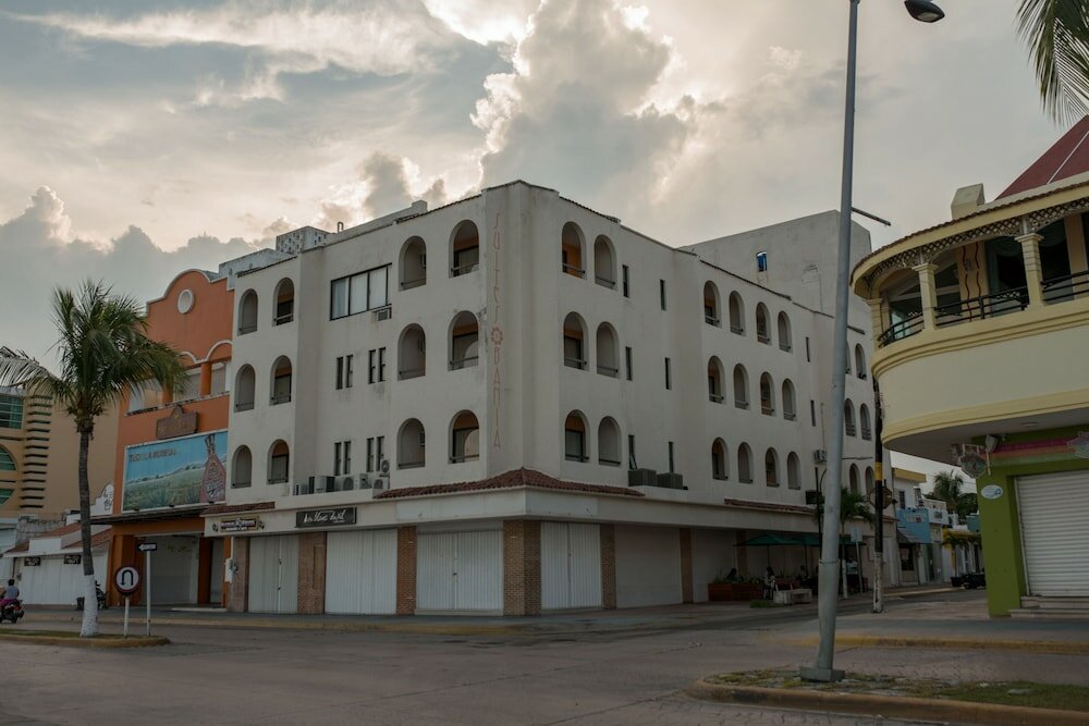 Фото отеля 1