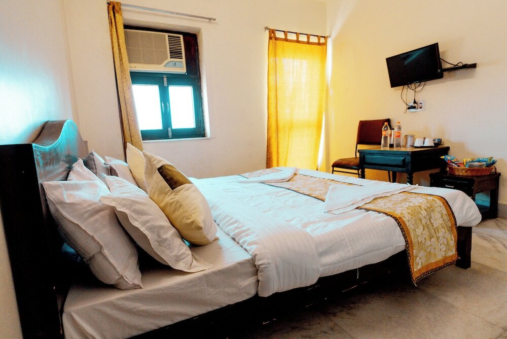 Фото Hotel Jodhani Regency