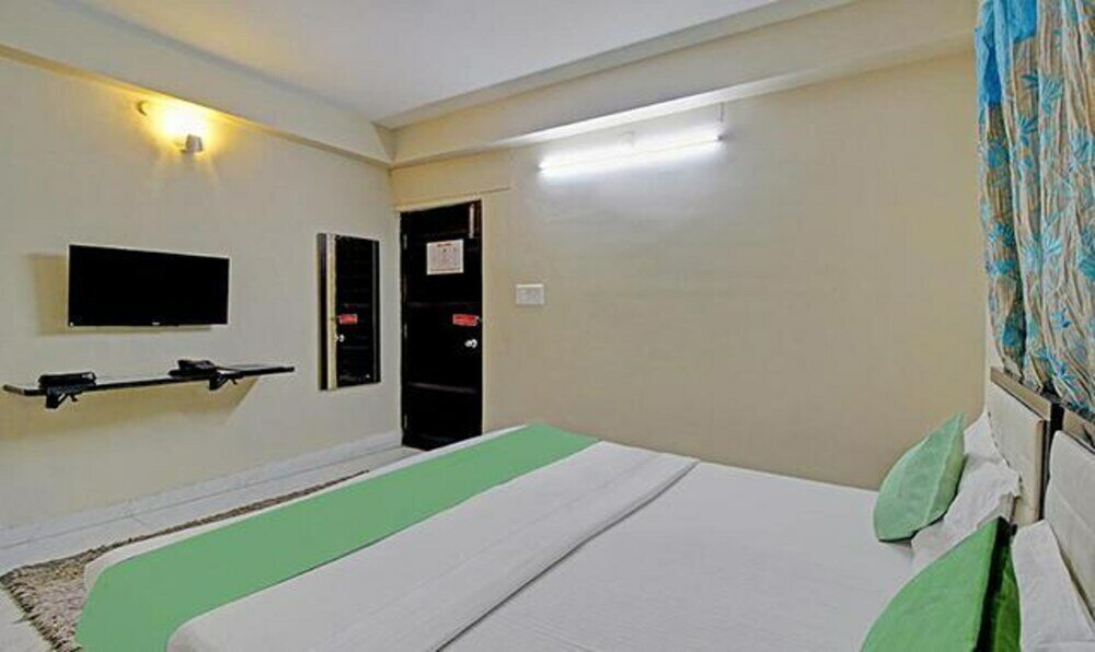 Фото Fabhotel Ashraya Inn