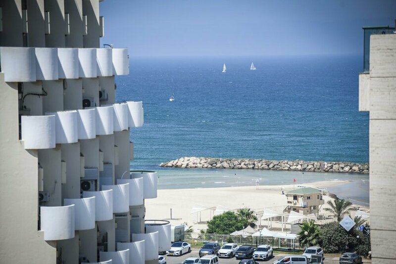 Апартаменты 3br SeaView Apt by the Beach by SeaNRent в Герцлии