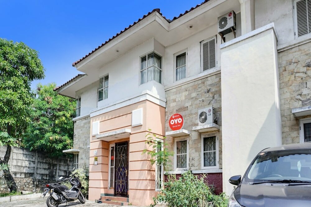 Hotel Oyo 90204 Surya Inn Syariah, West Java, photo