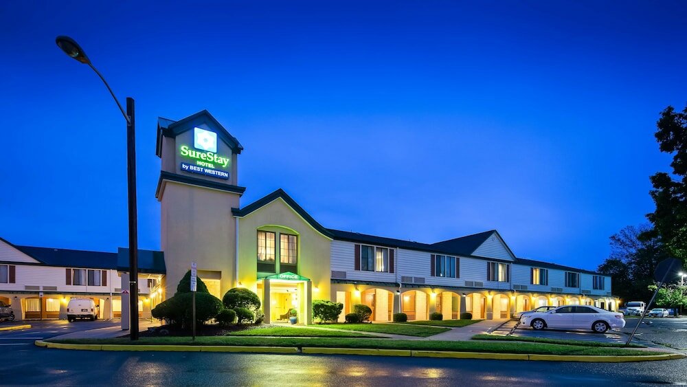 Фото SureStay Hotel by Best Western East Brunswick
