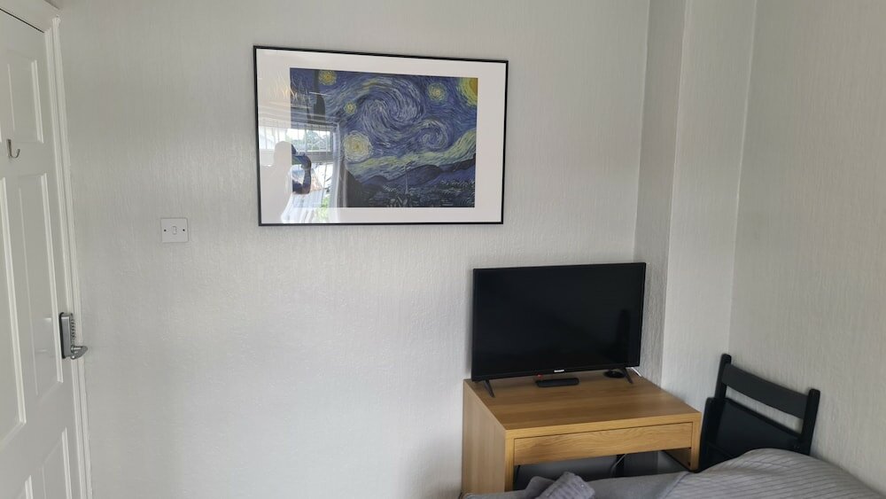 Фото Ravenhill Town house Belfast