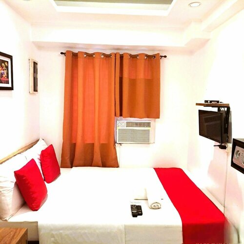 Гостиница Makati Poblacion Hotel